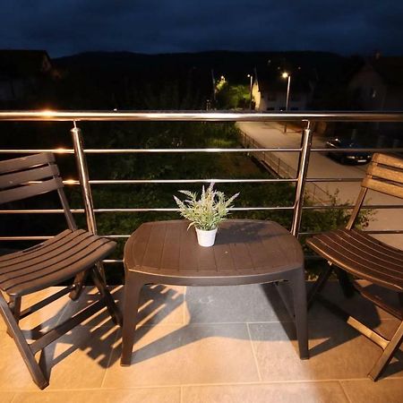 Apartman F&F Otočac Екстериор снимка