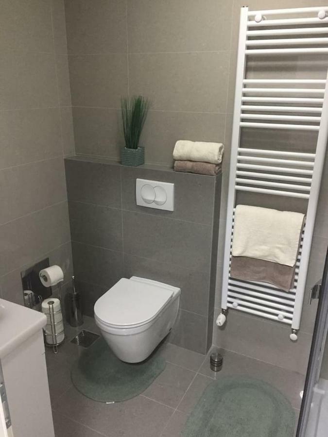 Apartman F&F Otočac Екстериор снимка