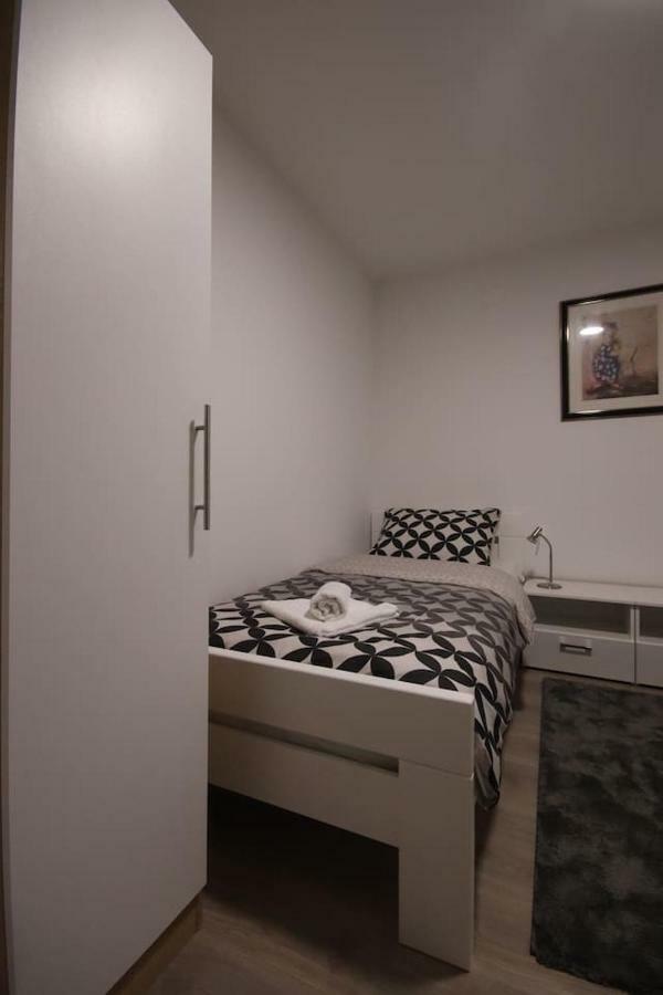 Apartman F&F Otočac Екстериор снимка