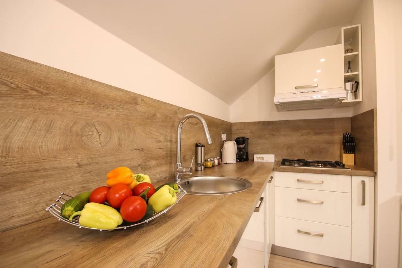Apartman F&F Otočac Екстериор снимка