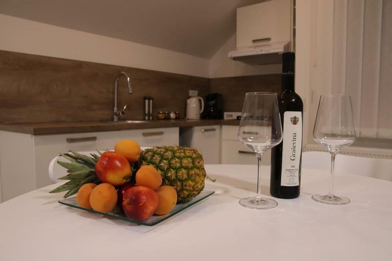 Apartman F&F Otočac Екстериор снимка