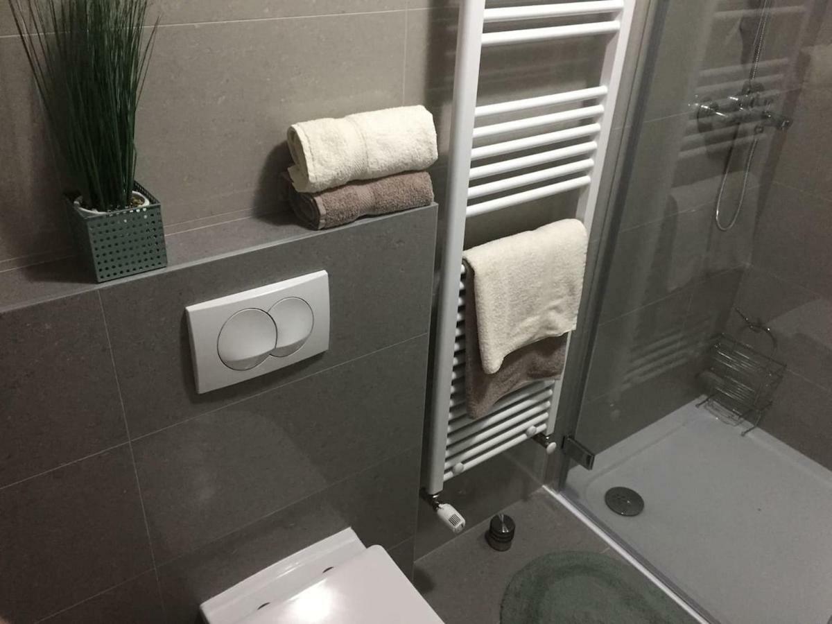 Apartman F&F Otočac Екстериор снимка