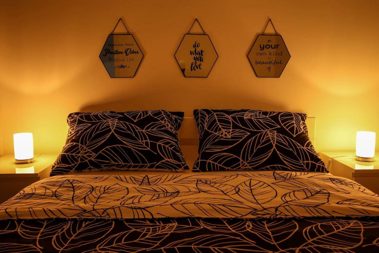 Apartman F&F Otočac Екстериор снимка